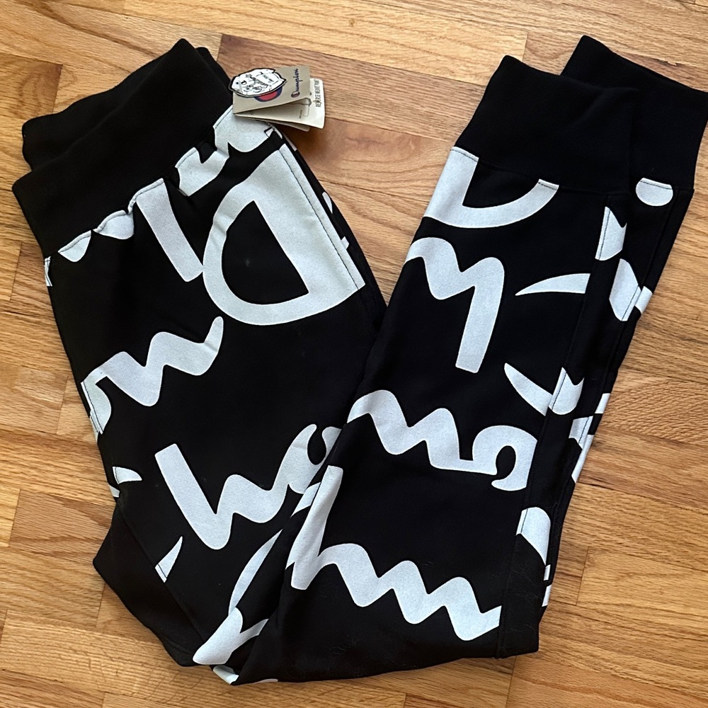 Champion Black and White Reverse Weave sweatpants Sz M NWT